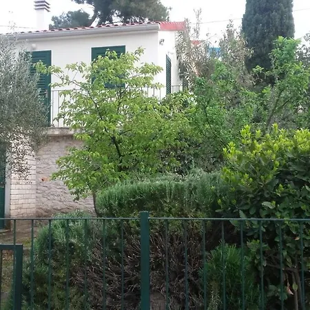 Holiday home Pavarotti *